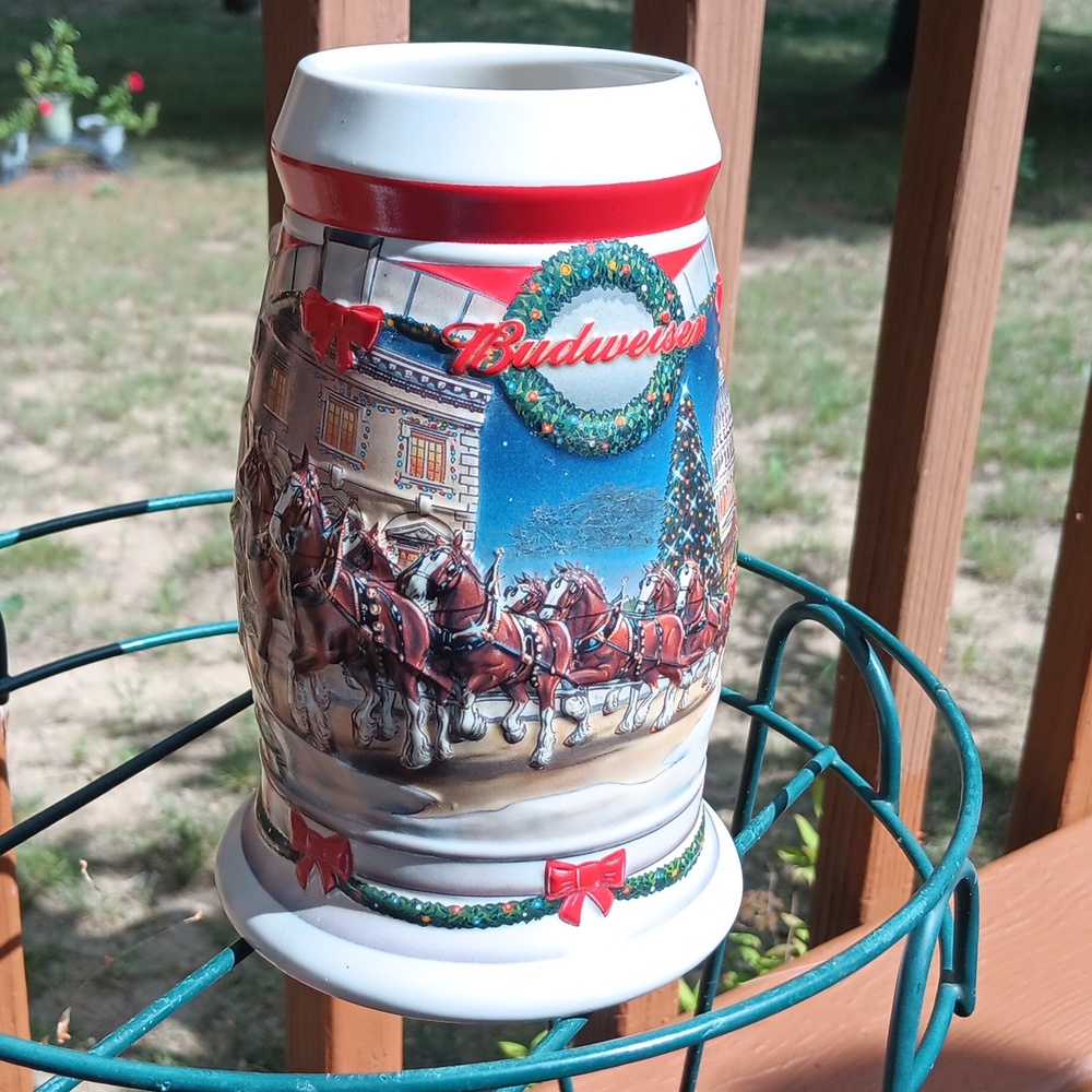 2001 holiday at the Capitol budweiser stein
